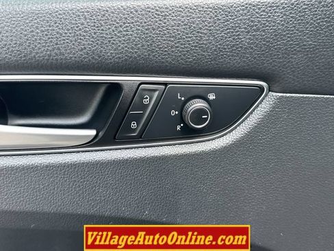 Used 2016 Volkswagen Passat 1.8T SE w/ Lighting Package (P06) FWD image 10