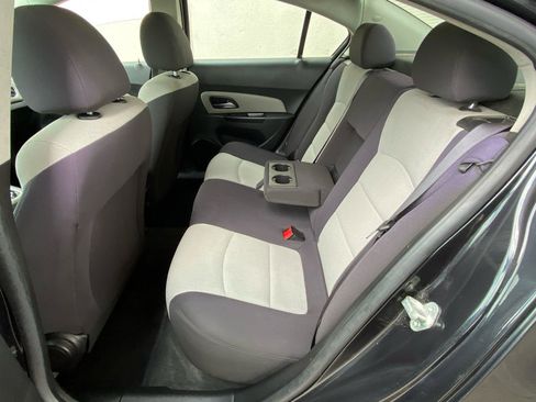 Used 2014 Chevrolet Cruze LS FWD image 25