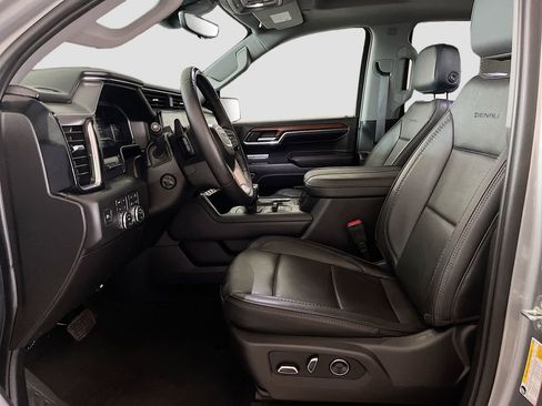 Used 2025 GMC Sierra 1500 Denali AWD/4WD image 22