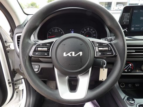 Used 2022 Kia Seltos LX AWD/4WD image 12