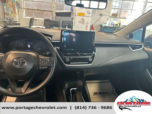 Used 2025 Toyota Corolla LE w/ LE Premium Package image 14