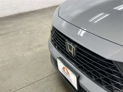 Used 2025 Honda Accord Sport image 29