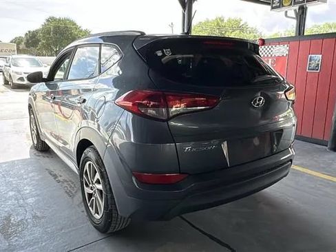 Used 2017 Hyundai Tucson SE w/ SE Popular Package 02 FWD image 3