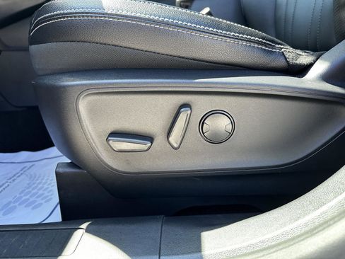 Used 2025 Ford Escape Platinum w/ Premium Technology Package AWD/4WD image 8