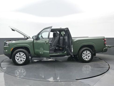 Used 2024 Nissan Frontier SV w/ SV Convenience Package RWD image 33