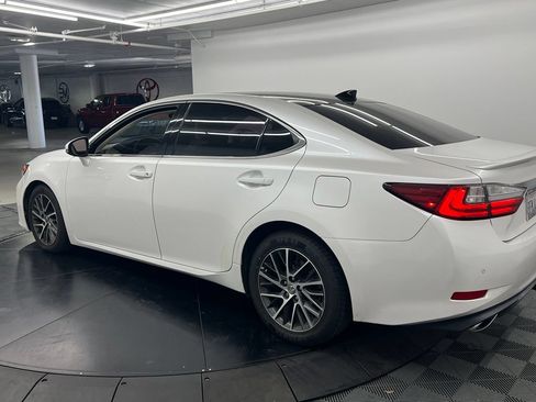 Used 2017 Lexus ES 350 w/ Navigation System Package FWD image 5