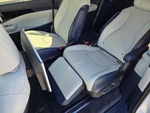 New 2026 Kia Carnival SX Prestige image 21