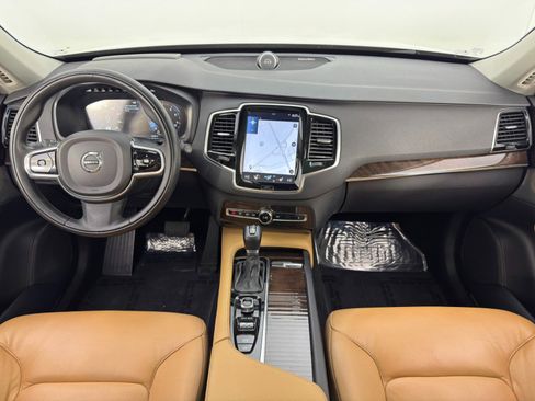 Used 2016 Volvo XC90 T6 Momentum w/ Momentum Plus Package image 12