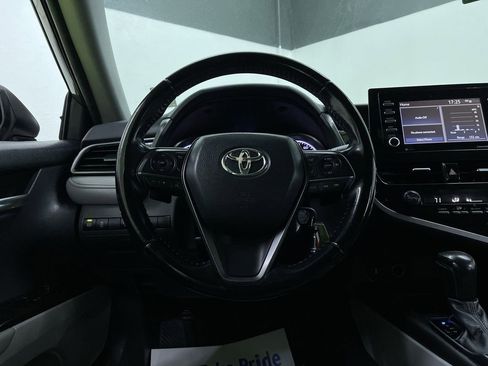 Used 2021 Toyota Camry SE image 19