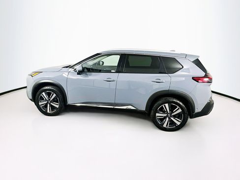 Used 2023 Nissan Rogue SL w/ SL Premium Package image 4