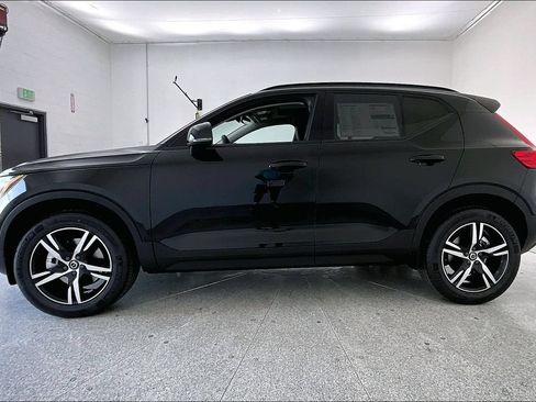 New 2026 Volvo XC40 B5 Core w/ Protection Package Premier AWD/4WD image 6