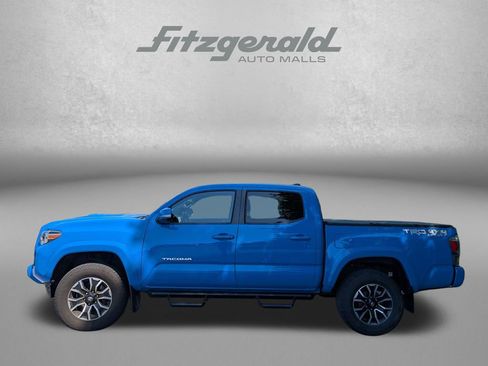 Used 2020 Toyota Tacoma TRD Sport w/ Technology Package AWD/4WD image 4