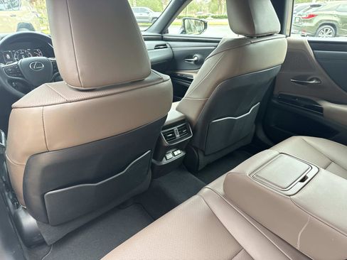 Used 2024 Lexus ES 350 w/ Premium Package image 13