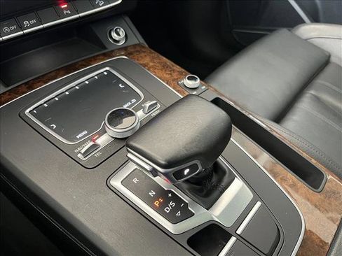 Used 2018 Audi Q5 Premium Plus image 17