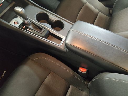Used 2025 Nissan Altima 2.5 SV FWD image 26