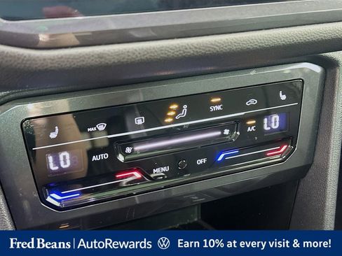Certified 2023 Volkswagen Tiguan SE w/ Panoramic Sunroof Package AWD/4WD image 20