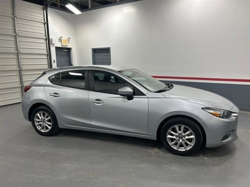 Used 2017 MAZDA MAZDA3 Sport image 6