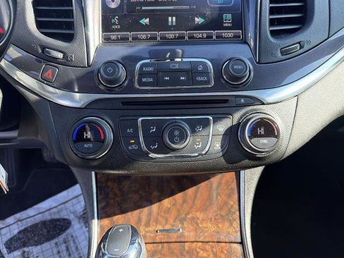 Certified 2015 Chevrolet Impala LT w/ Convenience Package image 39