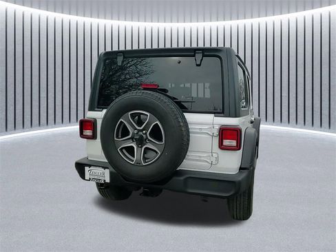 Used 2022 Jeep Wrangler Unlimited Sport image 9