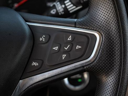 Used 2020 Chevrolet Equinox LS image 13