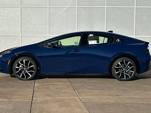 New 2026 Toyota Prius Plug-In Hybrid FWD image 7