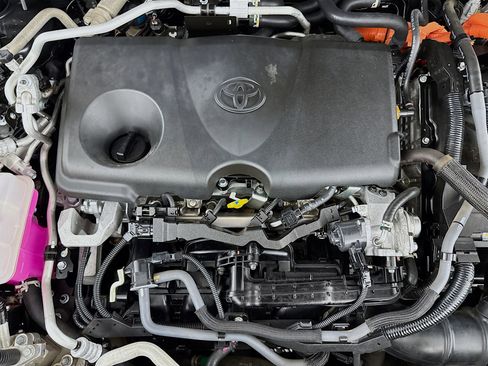 Used 2024 Toyota RAV4 XSE AWD/4WD image 38