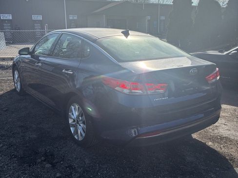 Used 2018 Kia Optima EX image 2