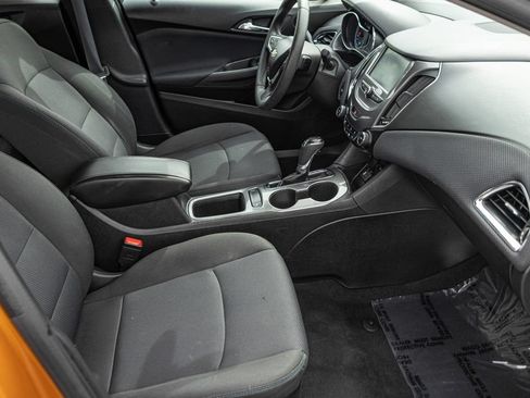 Used 2017 Chevrolet Cruze LT w/ Convenience Package FWD image 32