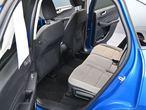 Used 2021 Ford Escape SE image 13