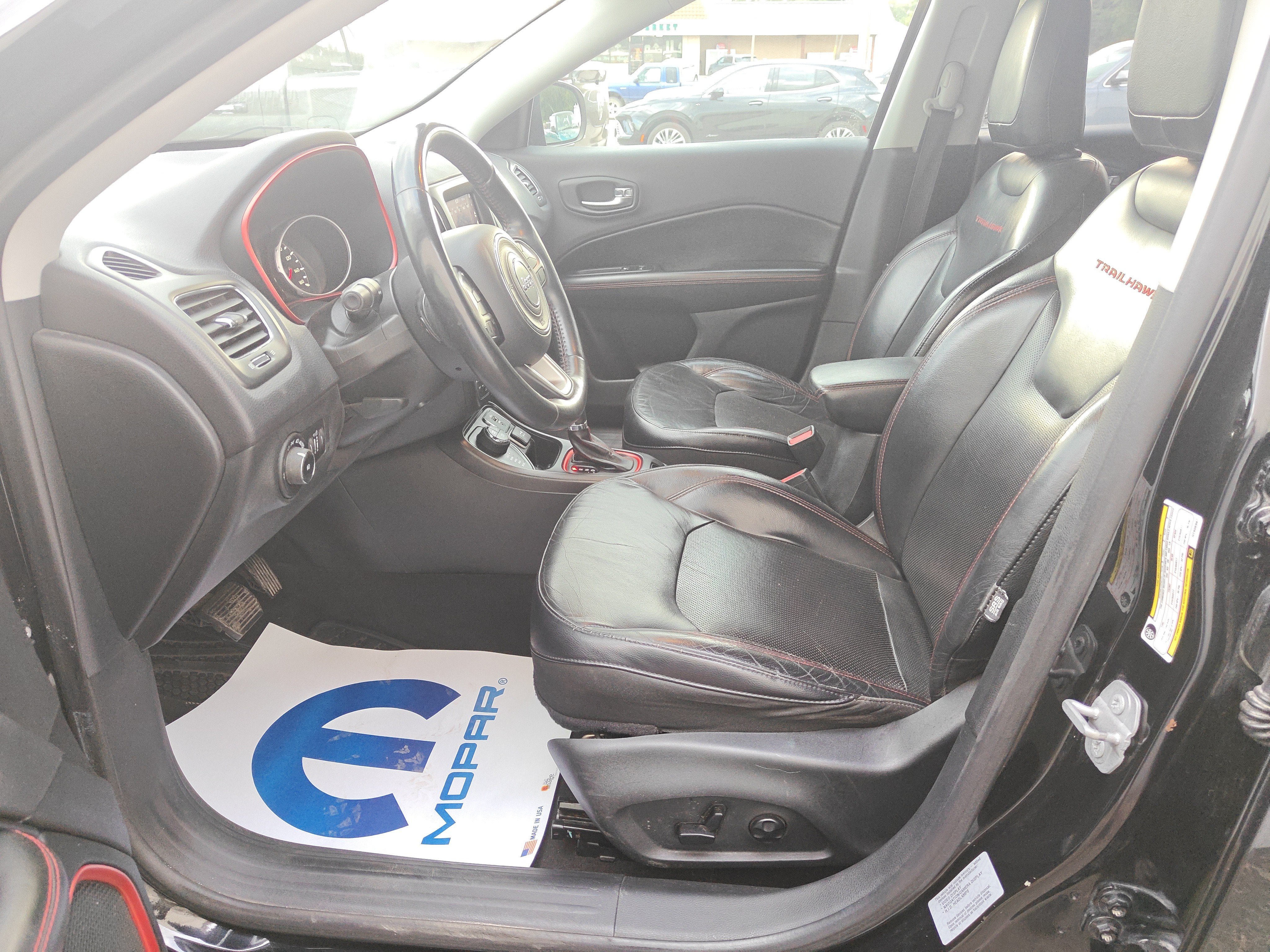 Used 2017 Jeep Compass Trailhawk w/ Leather Interior Group AWD/4WD image 18