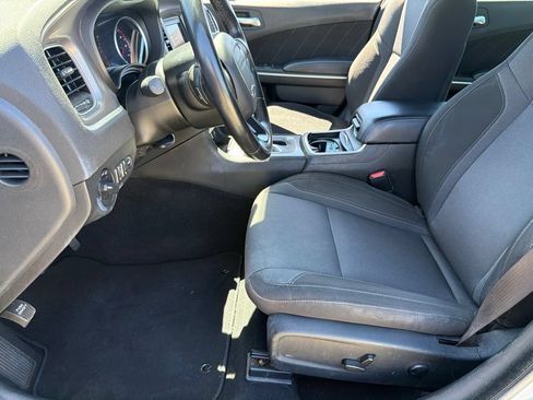 Used 2022 Dodge Charger SXT RWD image 19