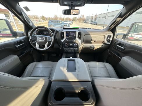 Used 2021 GMC Sierra 2500 SLT w/ SLT Convenience Package image 19