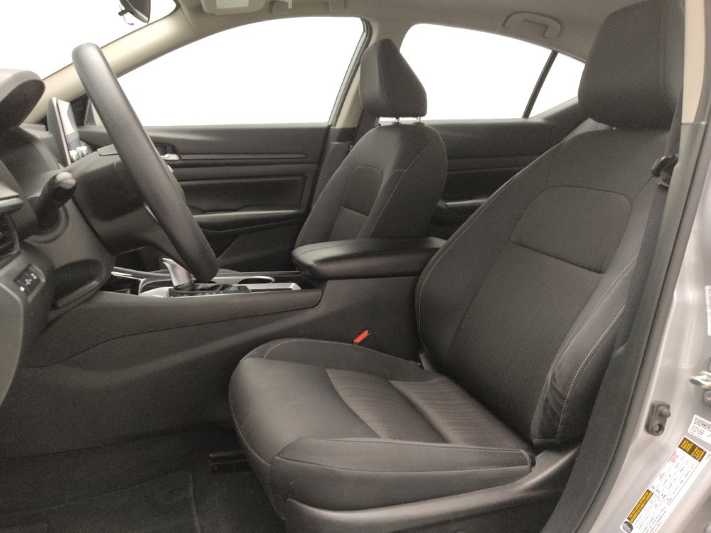 Used 2024 Nissan Altima 2.5 SV FWD image 17