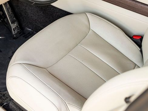 Used 2023 Land Rover Range Rover SE image 15