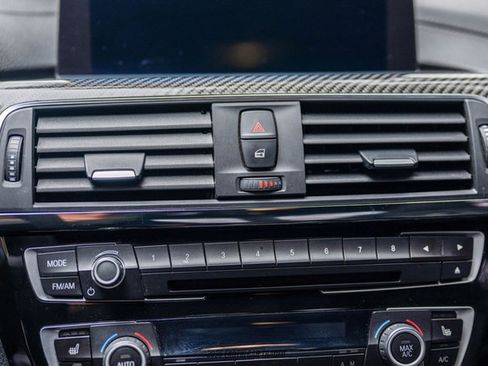 Used 2018 BMW M3 image 21