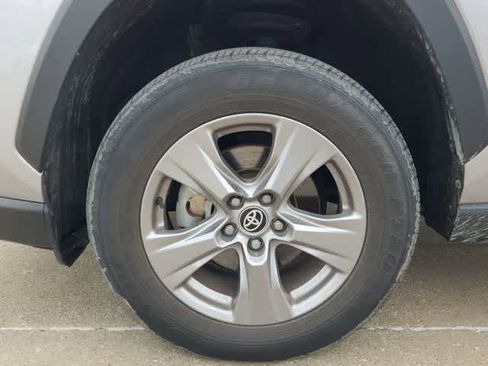 Used 2024 Toyota RAV4 XLE AWD/4WD image 12