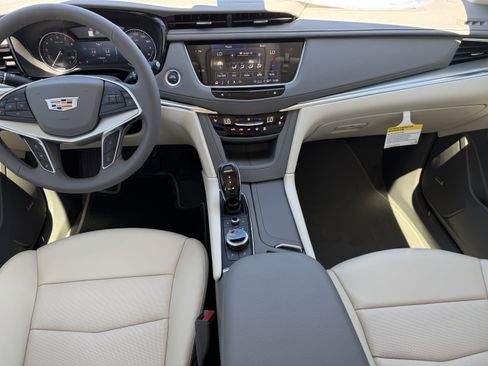 New 2025 Cadillac XT5 Premium Luxury image 16