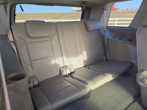 Used 2016 GMC Yukon SLT w/ Open Road Package image 12
