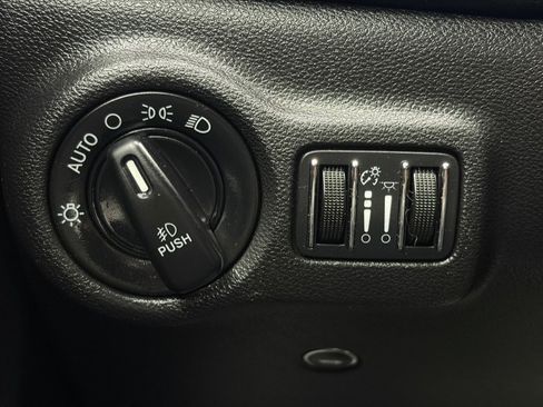 Used 2013 Dodge Dart SXT FWD image 21