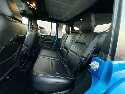 Used 2022 Jeep Wrangler Unlimited Sahara w/ Cold Weather Group image 27