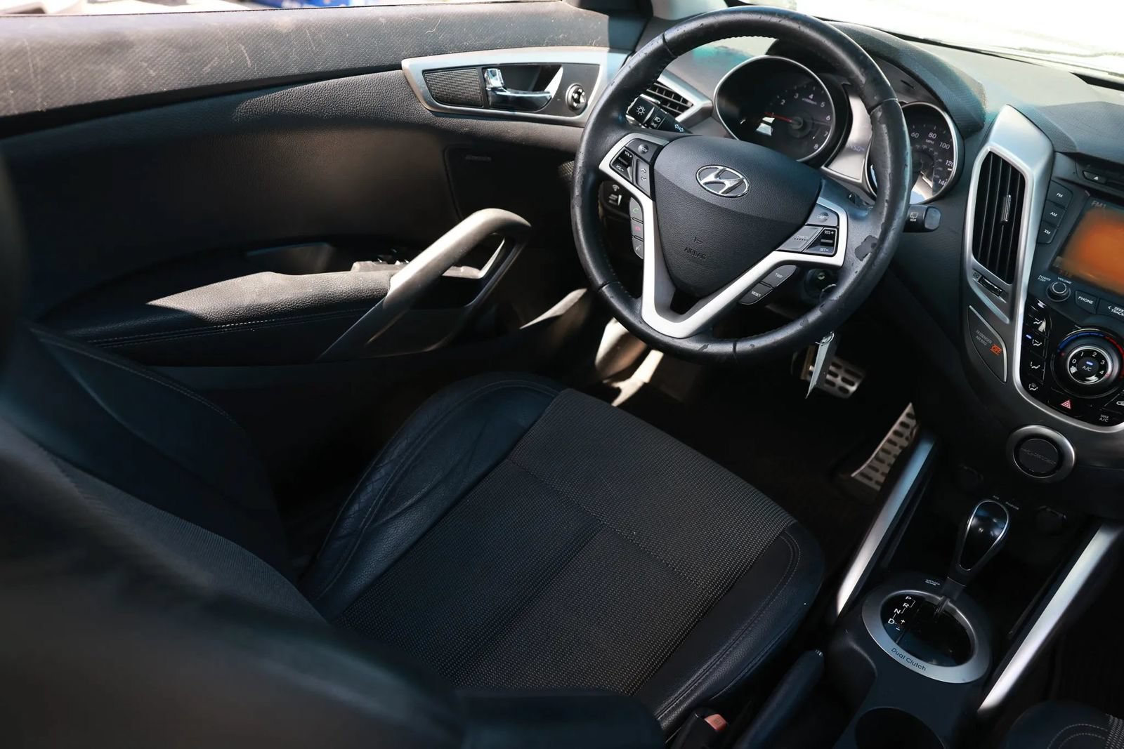 Used 2013 Hyundai Veloster w/ Style Pkg FWD image 11