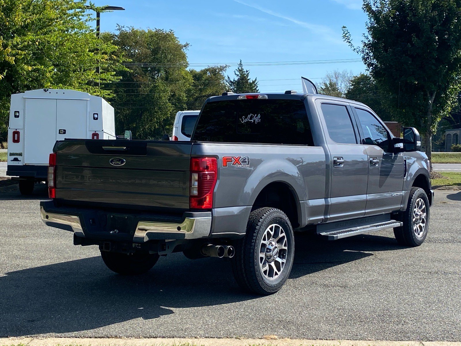 Used 2021 Ford F250 Lariat w/ FX4 Off-Road Package AWD/4WD image 4