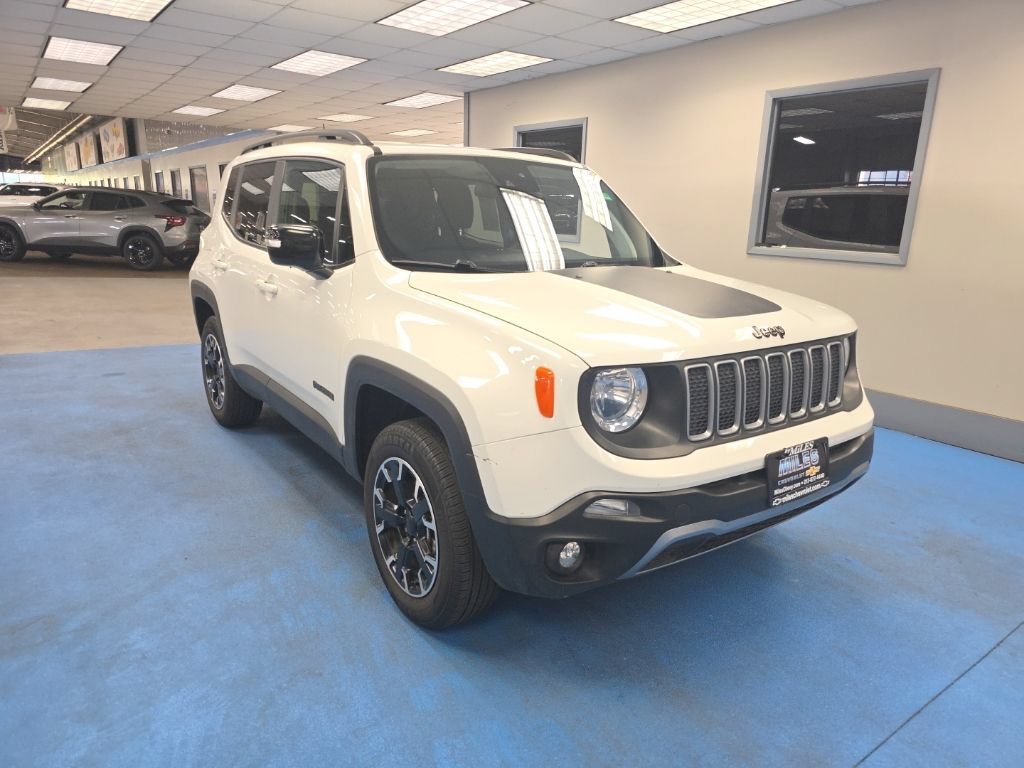 Used 2023 Jeep Renegade Latitude AWD/4WD image 1
