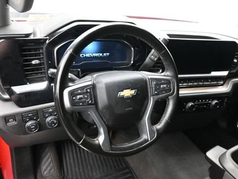 Used 2023 Chevrolet Silverado 1500 LT AWD/4WD image 24