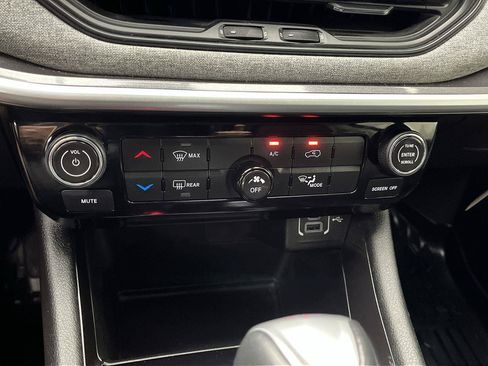 Used 2022 Jeep Compass Latitude AWD/4WD image 21