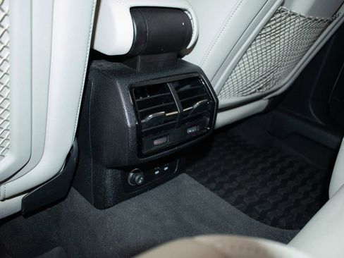 Used 2024 Audi Q3 2.0T Premium Plus w/ Premium Plus Package AWD/4WD image 24