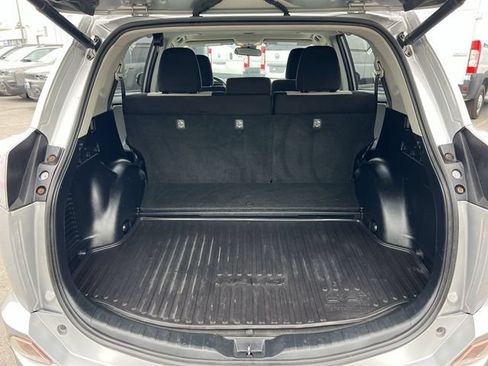 Used 2018 Toyota RAV4 XLE w/ Convenience Package AWD/4WD image 32