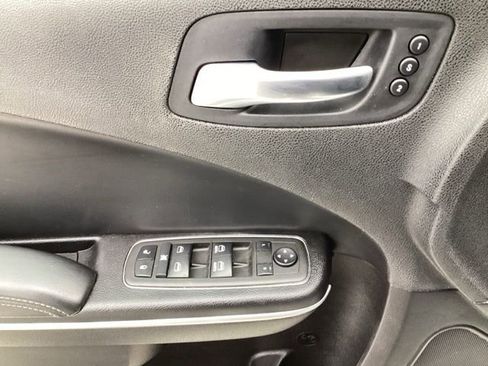 Used 2022 Dodge Charger SXT w/ Leather Interior Group image 9