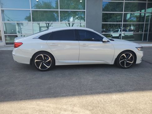 Used 2018 Honda Accord Sport image 7