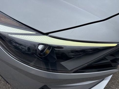 Used 2022 Hyundai Elantra SEL image 25